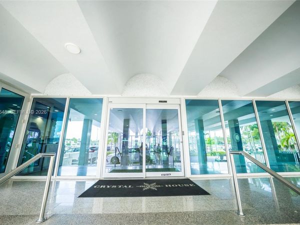 5055 Collins Ave, Unit 14H, Miami Beach, FL 33140
