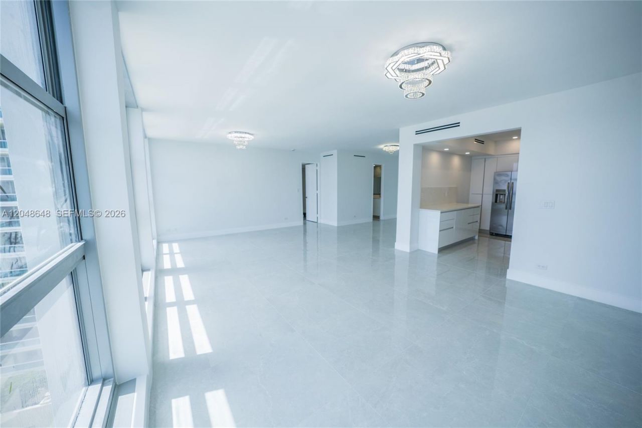 5055 Collins Ave , Unit 14H, Miami Beach, FL 33140 Photo