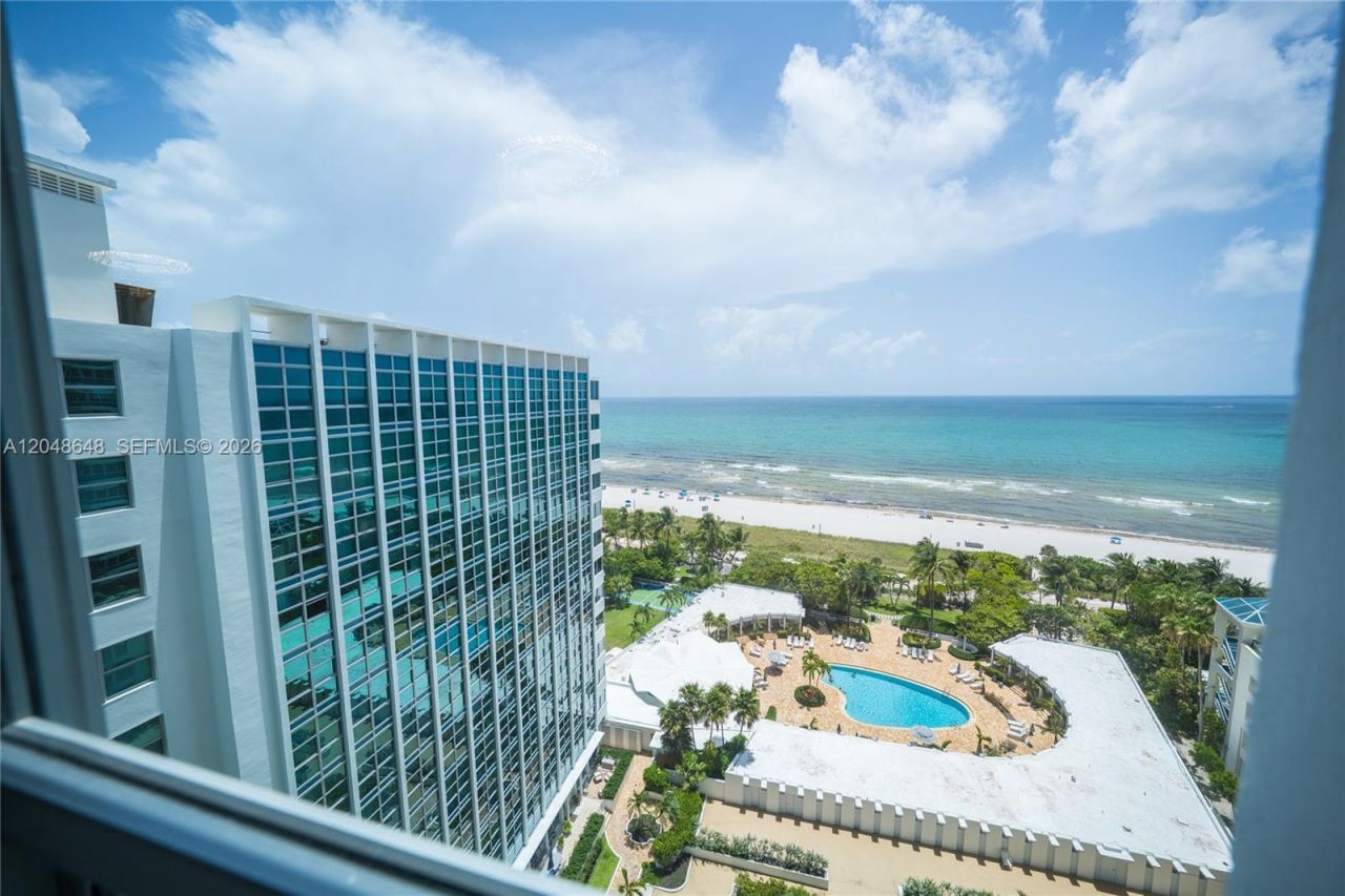 5055 Collins Ave , Unit 14H, Miami Beach, FL 33140 Photo