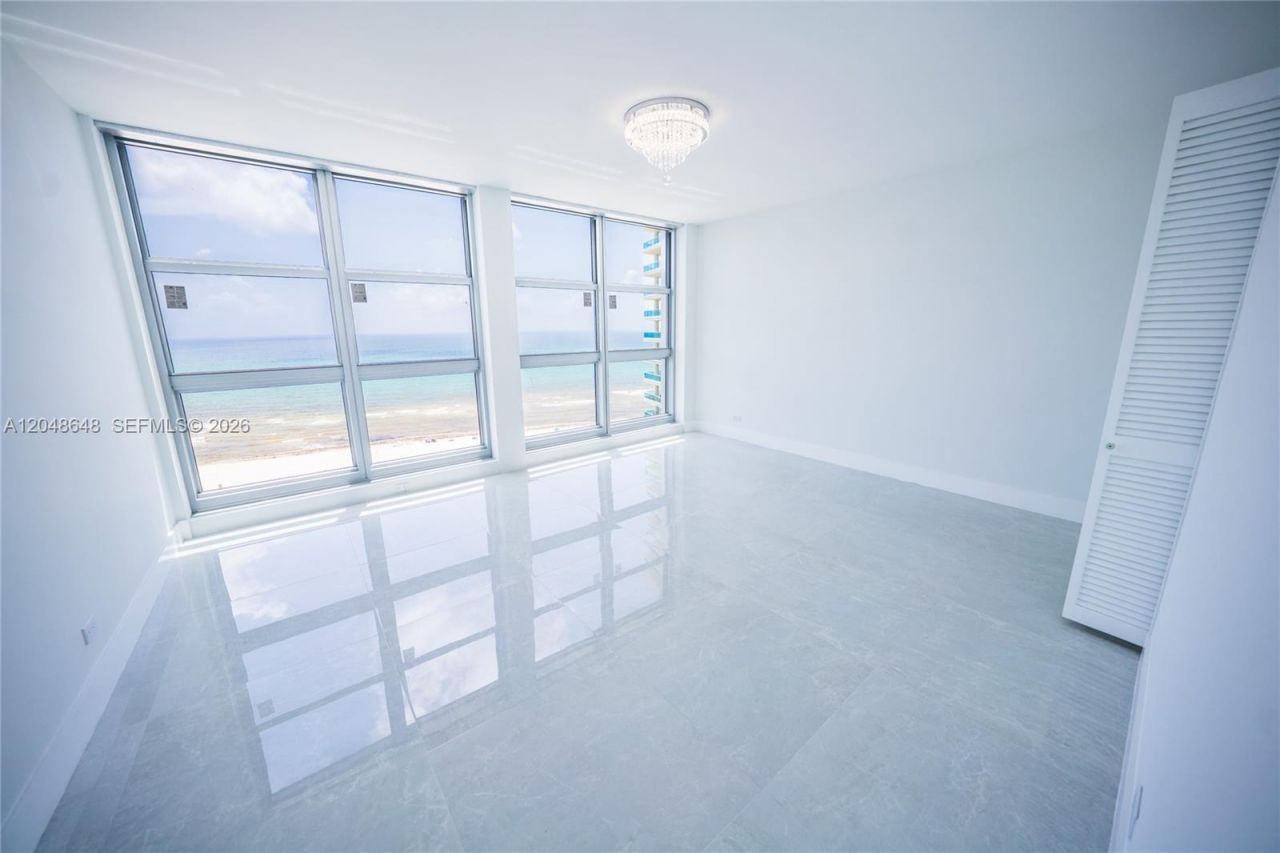 5055 Collins Ave , Unit 14H, Miami Beach, FL 33140 Photo