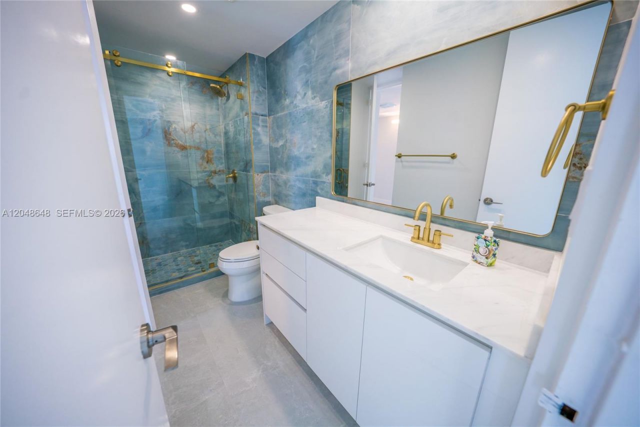 5055 Collins Ave , Unit 14H, Miami Beach, FL 33140 Photo