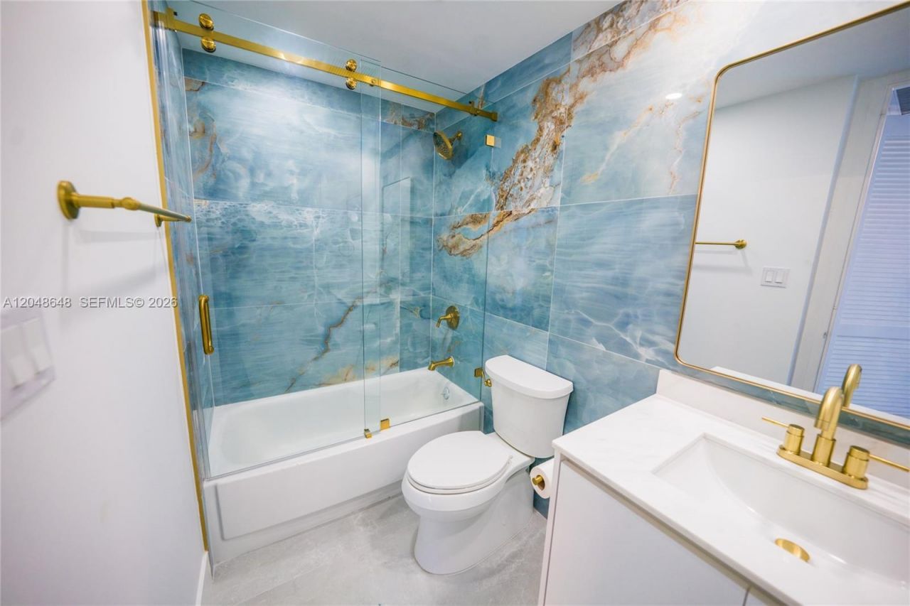 5055 Collins Ave , Unit 14H, Miami Beach, FL 33140 Photo