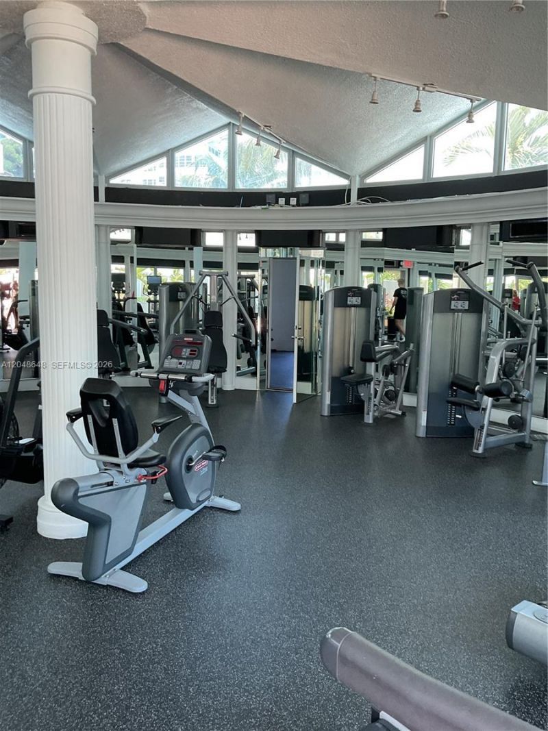 5055 Collins Ave , Unit 14H, Miami Beach, FL 33140 Photo