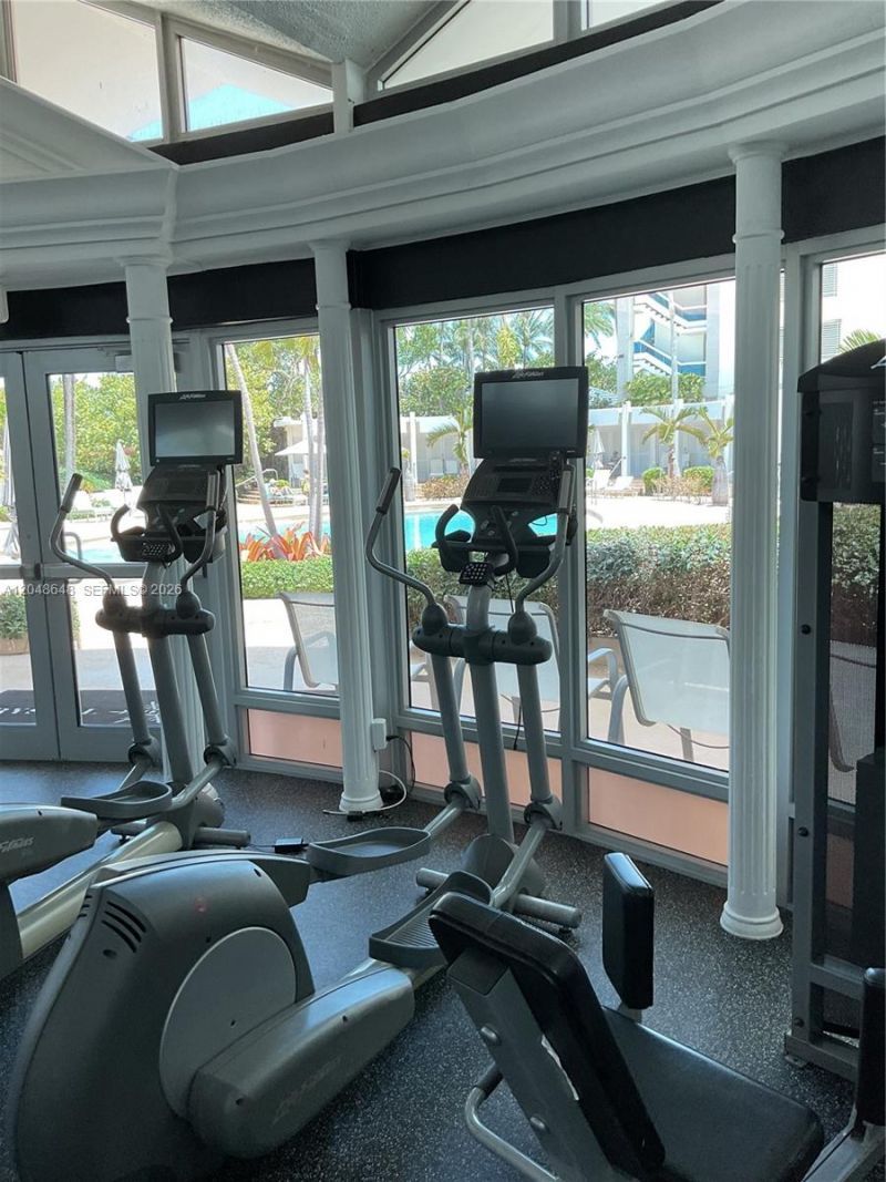 5055 Collins Ave , Unit 14H, Miami Beach, FL 33140 Photo