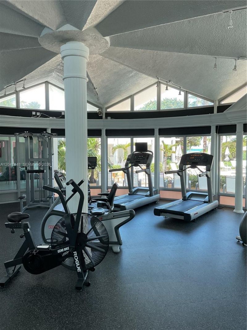 5055 Collins Ave , Unit 14H, Miami Beach, FL 33140 Photo