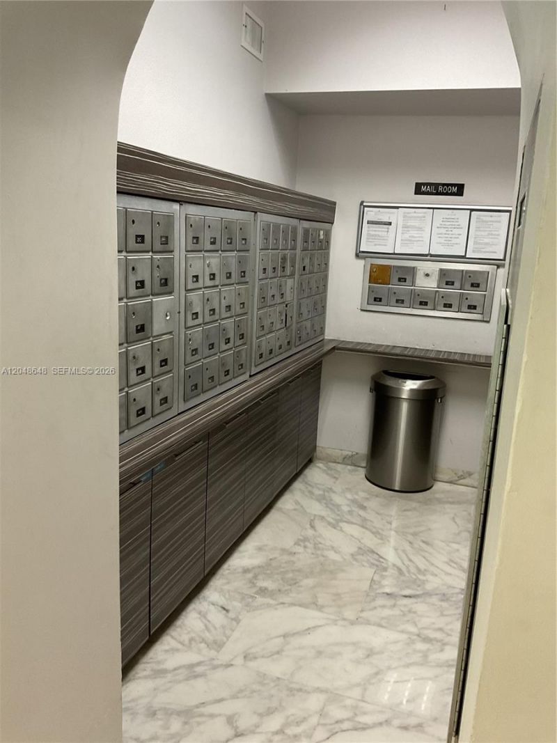 5055 Collins Ave , Unit 14H, Miami Beach, FL 33140 Photo