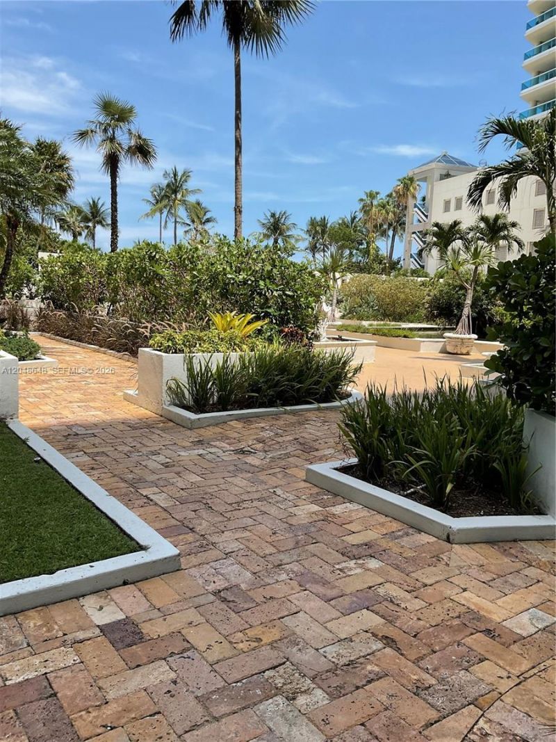 5055 Collins Ave , Unit 14H, Miami Beach, FL 33140 Photo