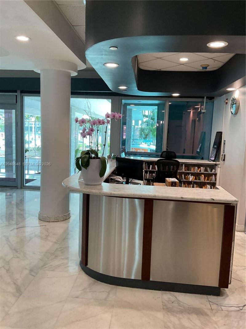 5055 Collins Ave , Unit 14H, Miami Beach, FL 33140 Photo