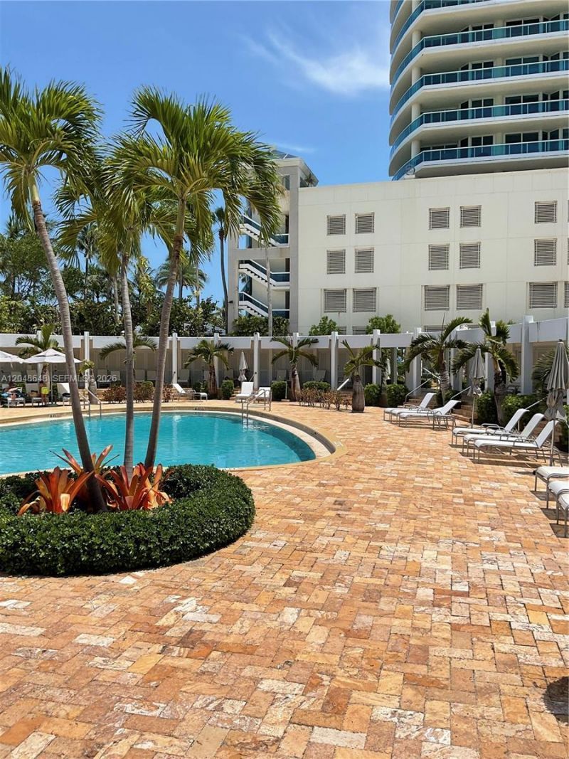 5055 Collins Ave , Unit 14H, Miami Beach, FL 33140 Photo
