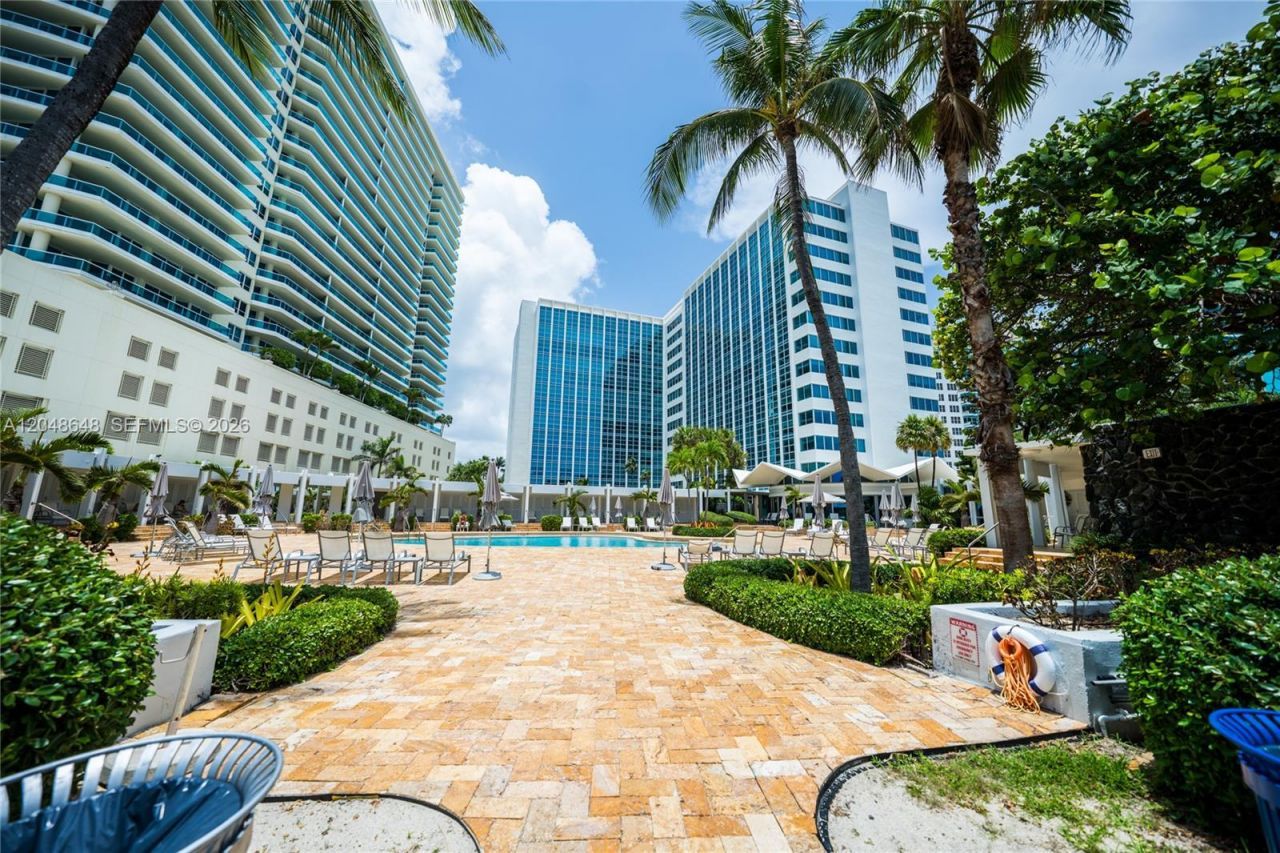 5055 Collins Ave , Unit 14H, Miami Beach, FL 33140 Photo