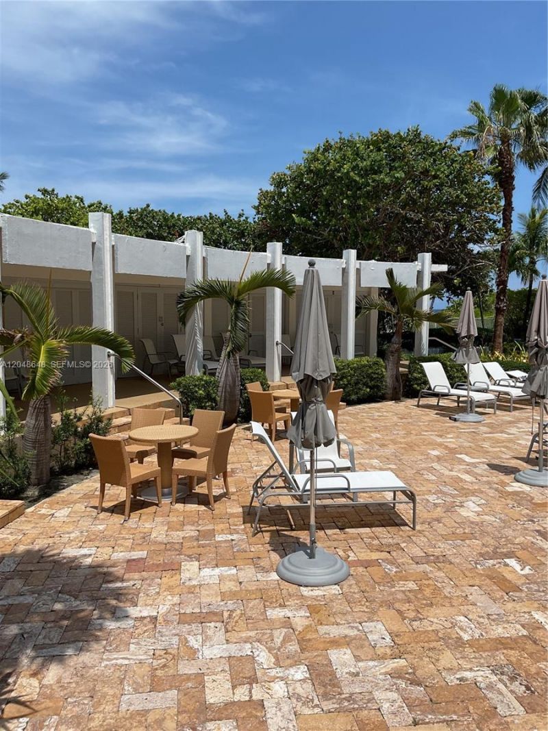 5055 Collins Ave , Unit 14H, Miami Beach, FL 33140 Photo