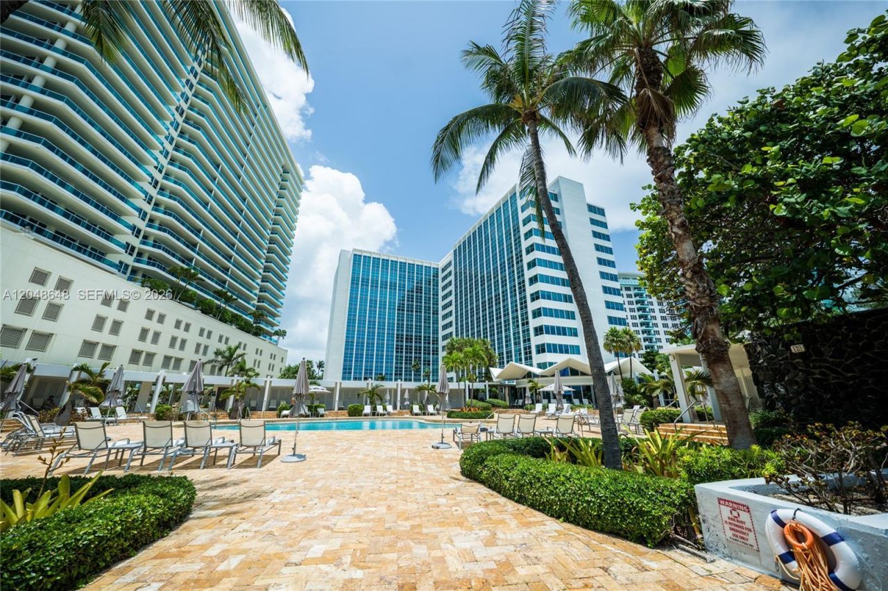 5055 Collins Ave , Unit 14H, Miami Beach, FL 33140 Photo