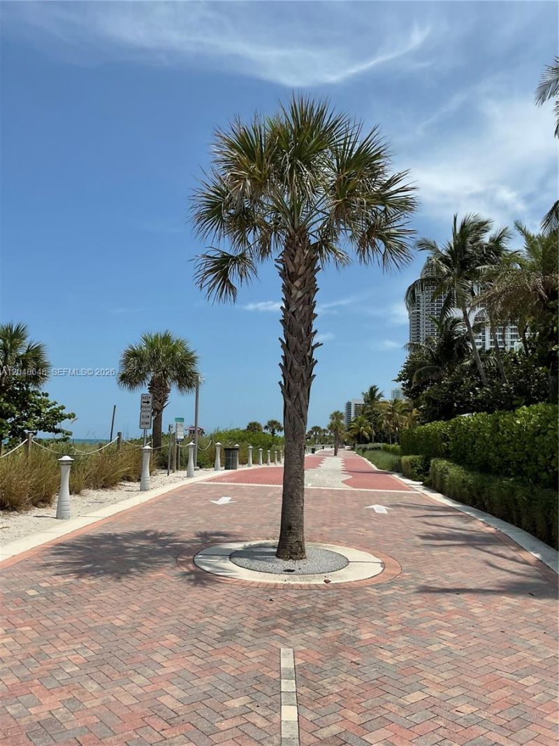 5055 Collins Ave , Unit 14H, Miami Beach, FL 33140 Photo