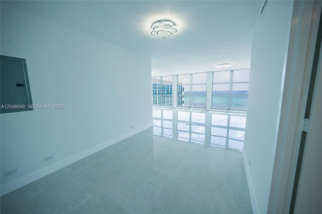 5055 Collins Ave , Unit 14H, Miami Beach, FL 33140 Photo
