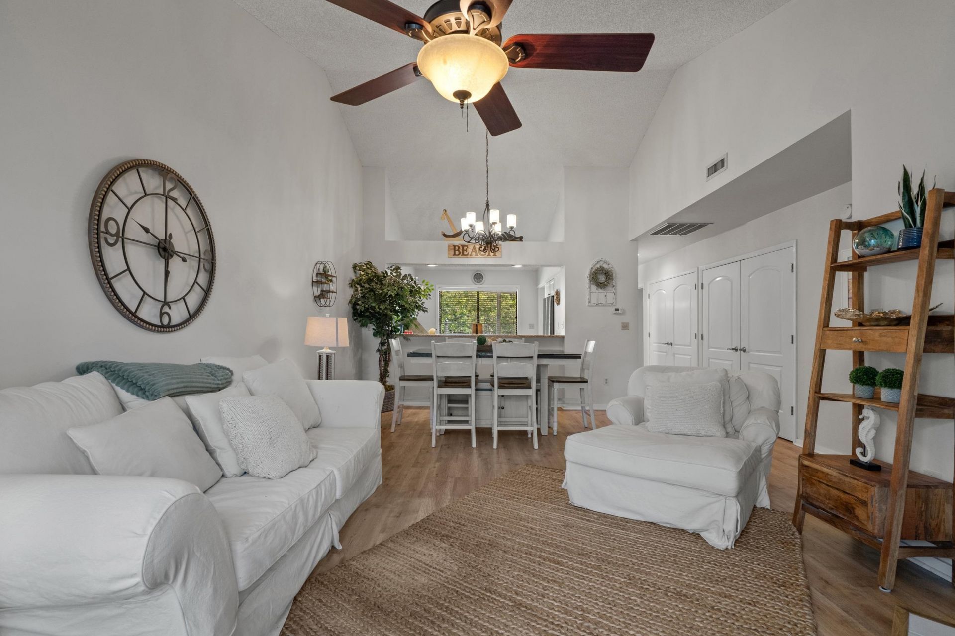 305 Myrtlewood Ct.  Photo 9