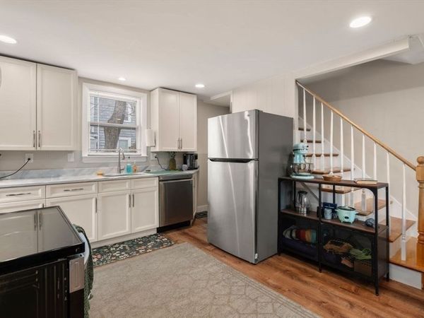 50 Hammond St, Unit 2, Waltham, MA 02451
