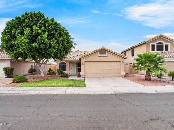 7439 W LOUISE Drive, Glendale, AZ 85310