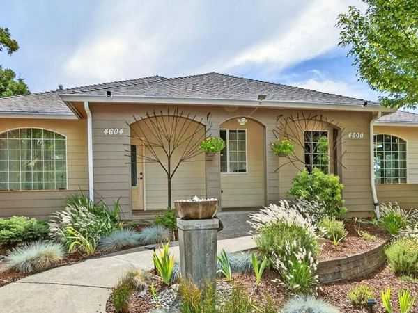 4600 Cloudcrest Drive, Unit 4604, Medford, OR 97504