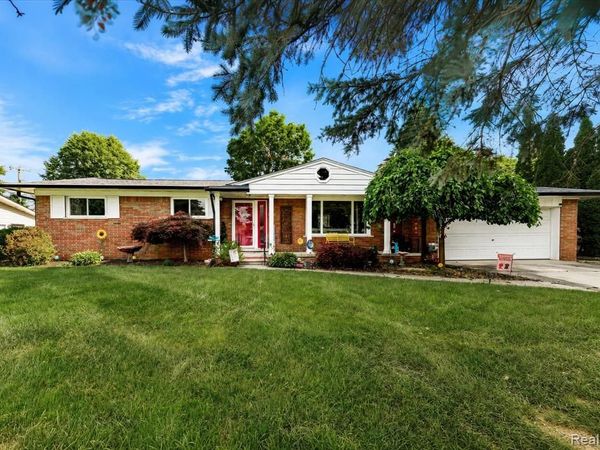 18701 Thomasine Street, Clinton Twp, MI 48036