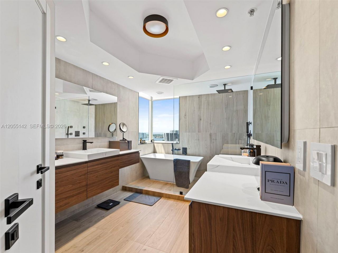 19400 Turnberry Way , Unit 1911, Aventura, FL 33180 Photo