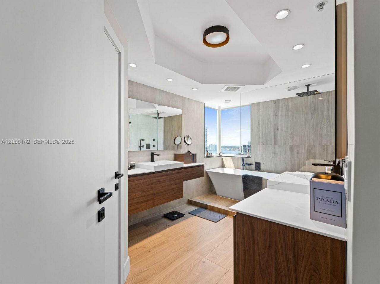 19400 Turnberry Way , Unit 1911, Aventura, FL 33180 Photo