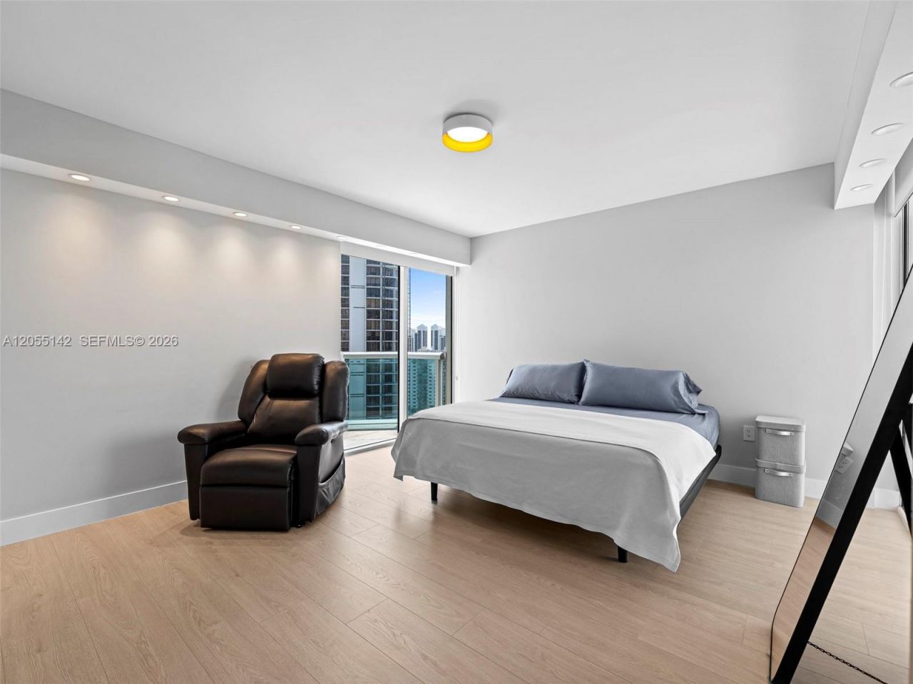 19400 Turnberry Way , Unit 1911, Aventura, FL 33180 Photo