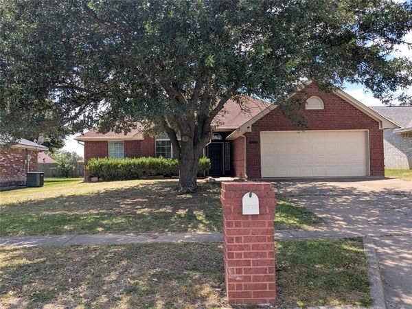 1010 Enlow Circle, Commerce, TX 75428