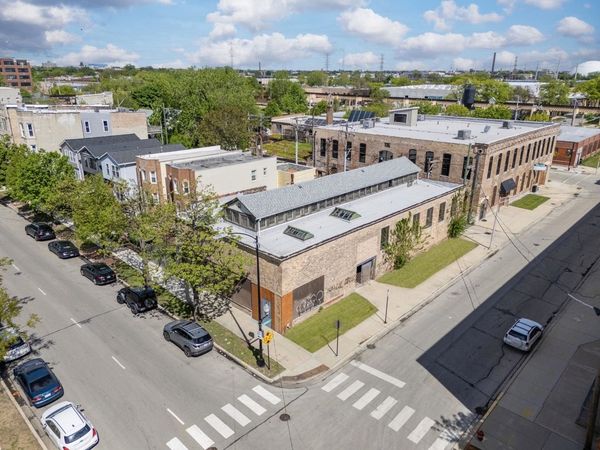 2500 W Washington Boulevard , Chicago, IL 60612