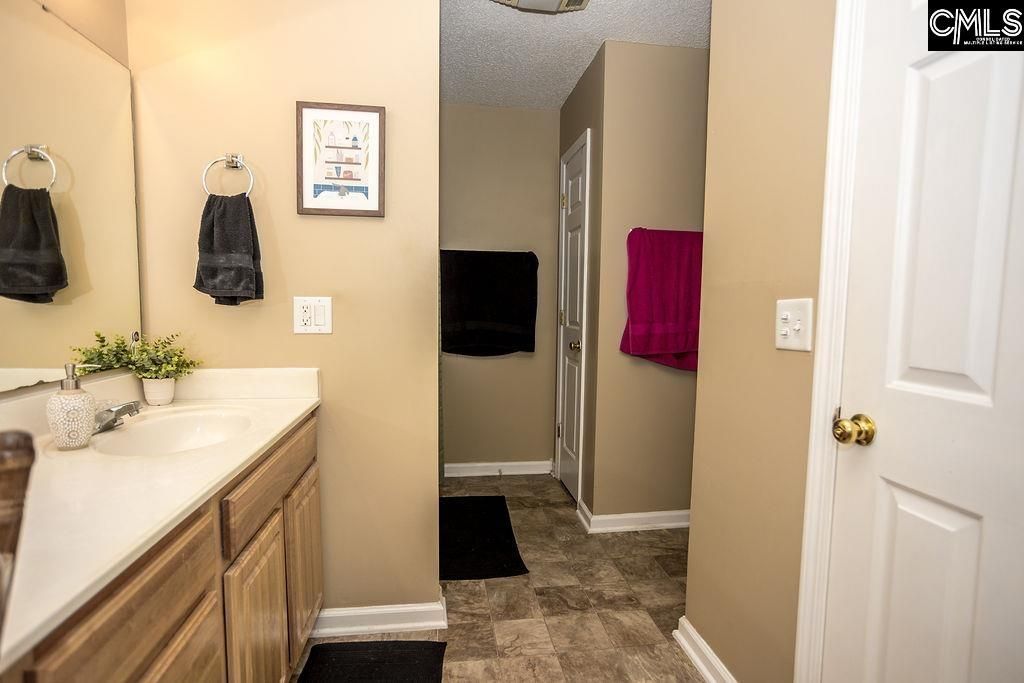 330 Oakpointe Lane  Photo 18