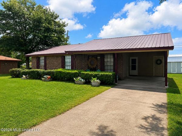 106 Cefalu Cefalu Street, Leland, MS 38756