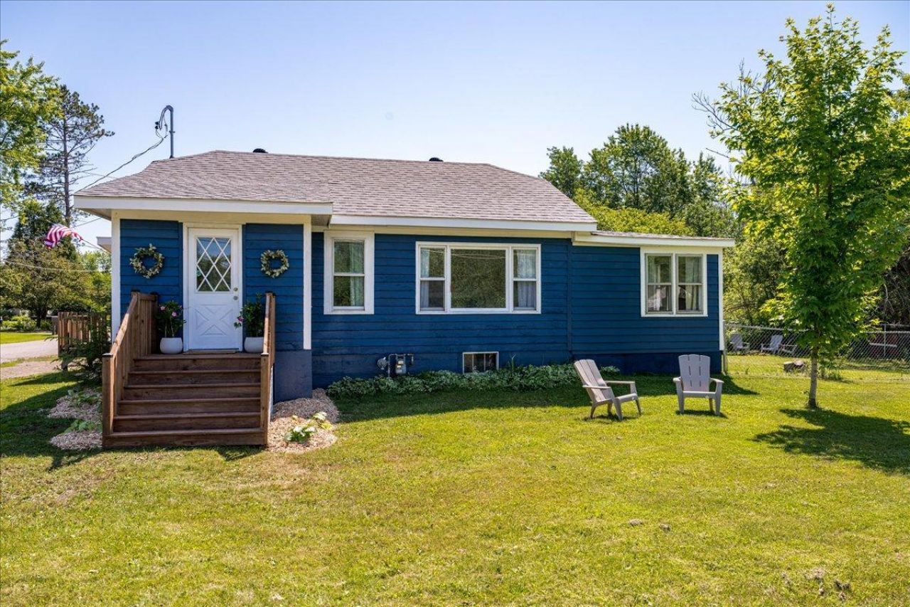 202 Ashland Avenue , Carlton, MN 55718