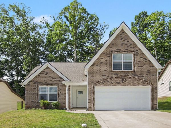 273 Green Hills Dr , Springfield, TN 37172
