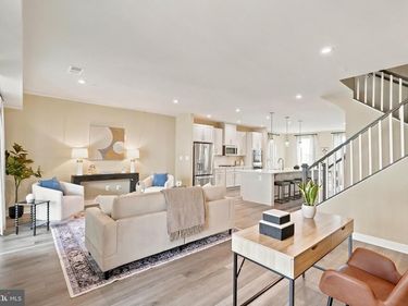 24274 THURSO SQUARE, DULLES, VA 20166