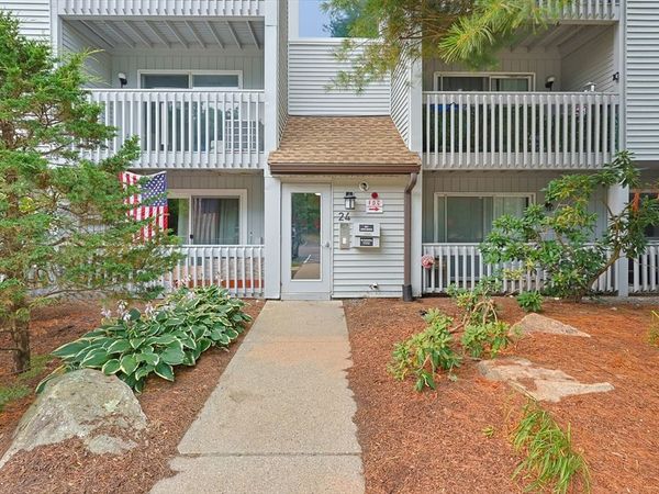 2403 Franklin Crossing Road, Unit 24-03, Franklin, MA 02038