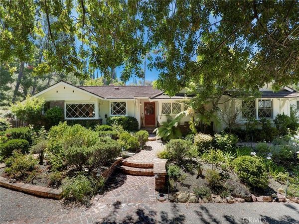 4978 Natoma Avenue, Woodland Hills, CA 91364