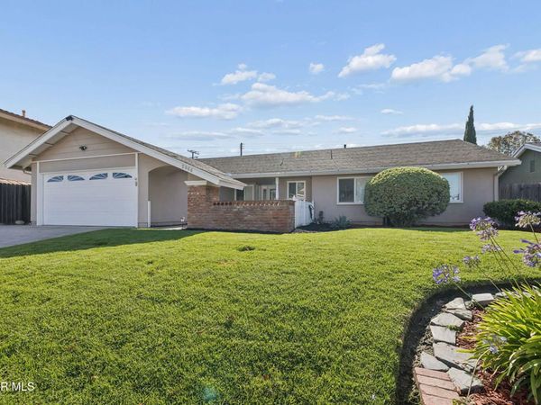 2066 Dwight Avenue , Camarillo, CA 93010