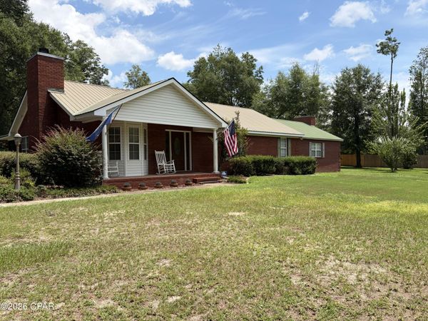 2598 Lawrence Road , Marianna, FL 32446