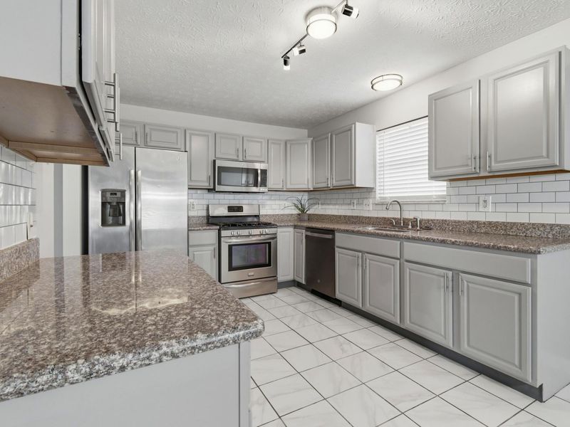 4598 Parkwick Drive, Columbus, OH 43228 Photo 11