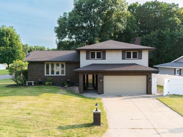 501 BRIARBROOK Drive, East Peoria, IL 61611