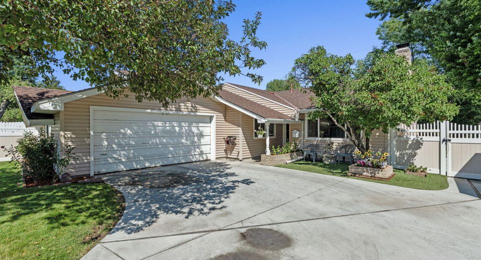 3305 Idlewild Drive, Reno, NV 89509 Photo