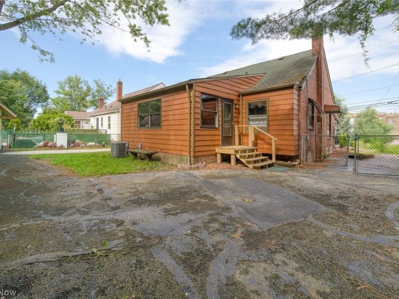 354 E 260th Street, Euclid, OH 44132 Photo 23