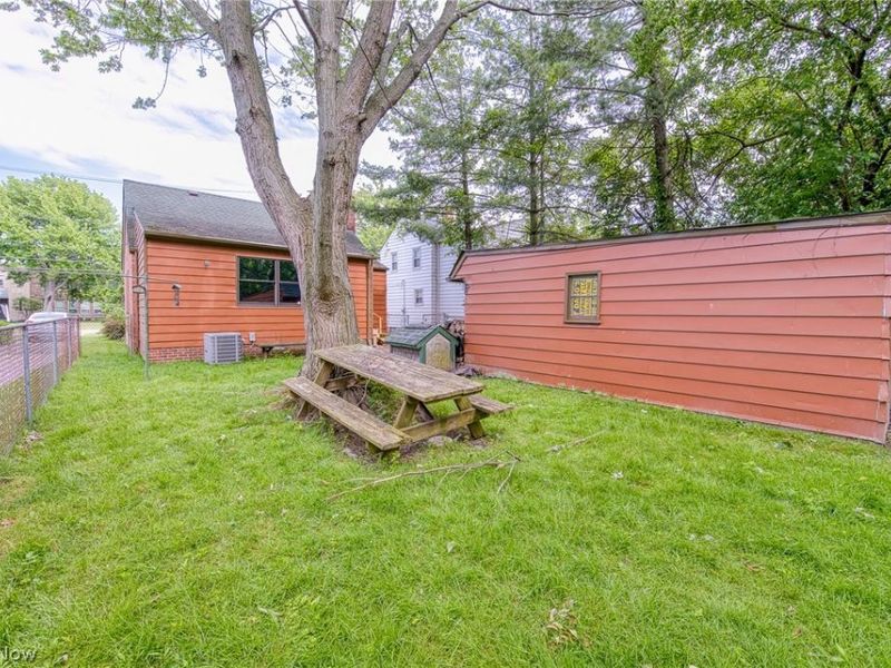 354 E 260th Street, Euclid, OH 44132 Photo 24