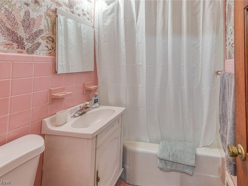 354 E 260th Street, Euclid, OH 44132 Photo 9