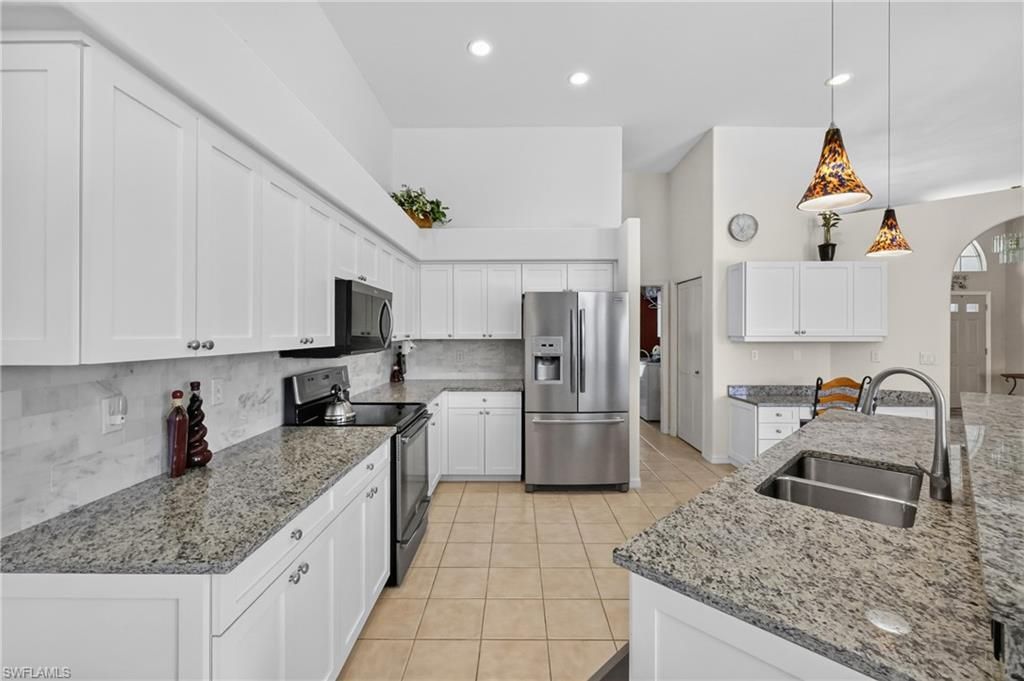 11690 Pinewood Lakes Dr , Fort Myers, FL 33913 Photo
