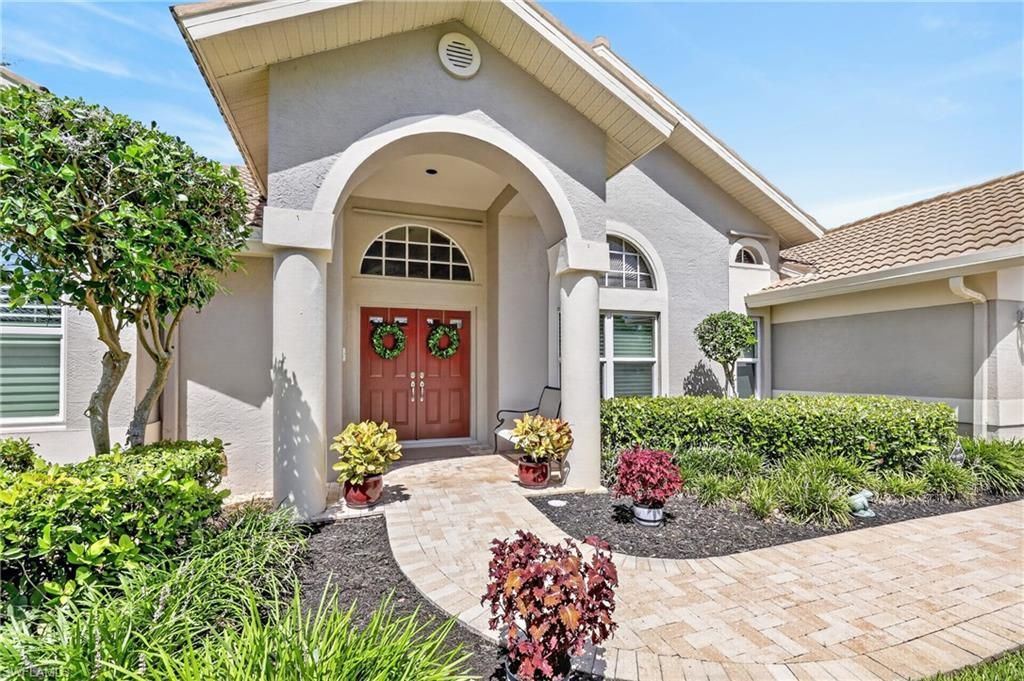 11690 Pinewood Lakes Dr , Fort Myers, FL 33913 Photo
