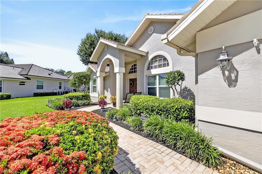 11690 Pinewood Lakes Dr , Fort Myers, FL 33913 Photo