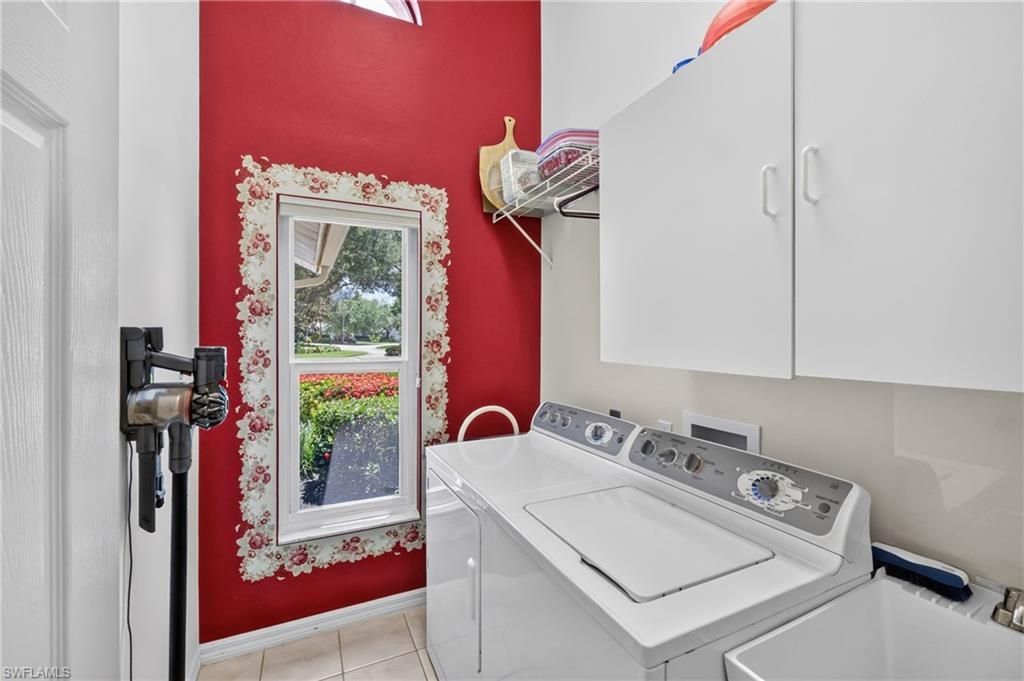 11690 Pinewood Lakes Dr , Fort Myers, FL 33913 Photo