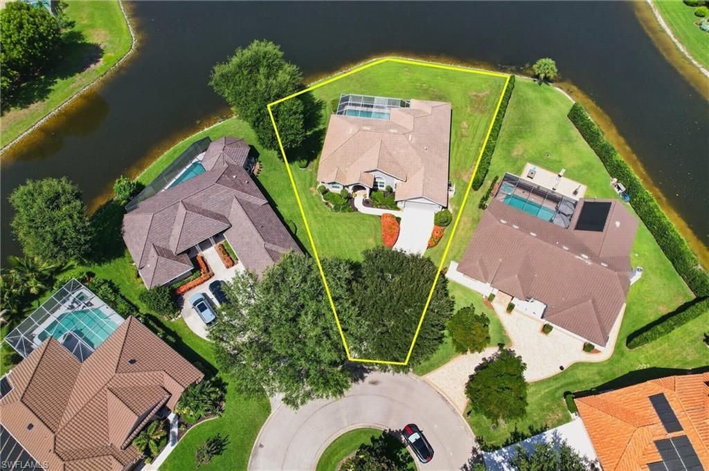 11690 Pinewood Lakes Dr , Fort Myers, FL 33913 Photo