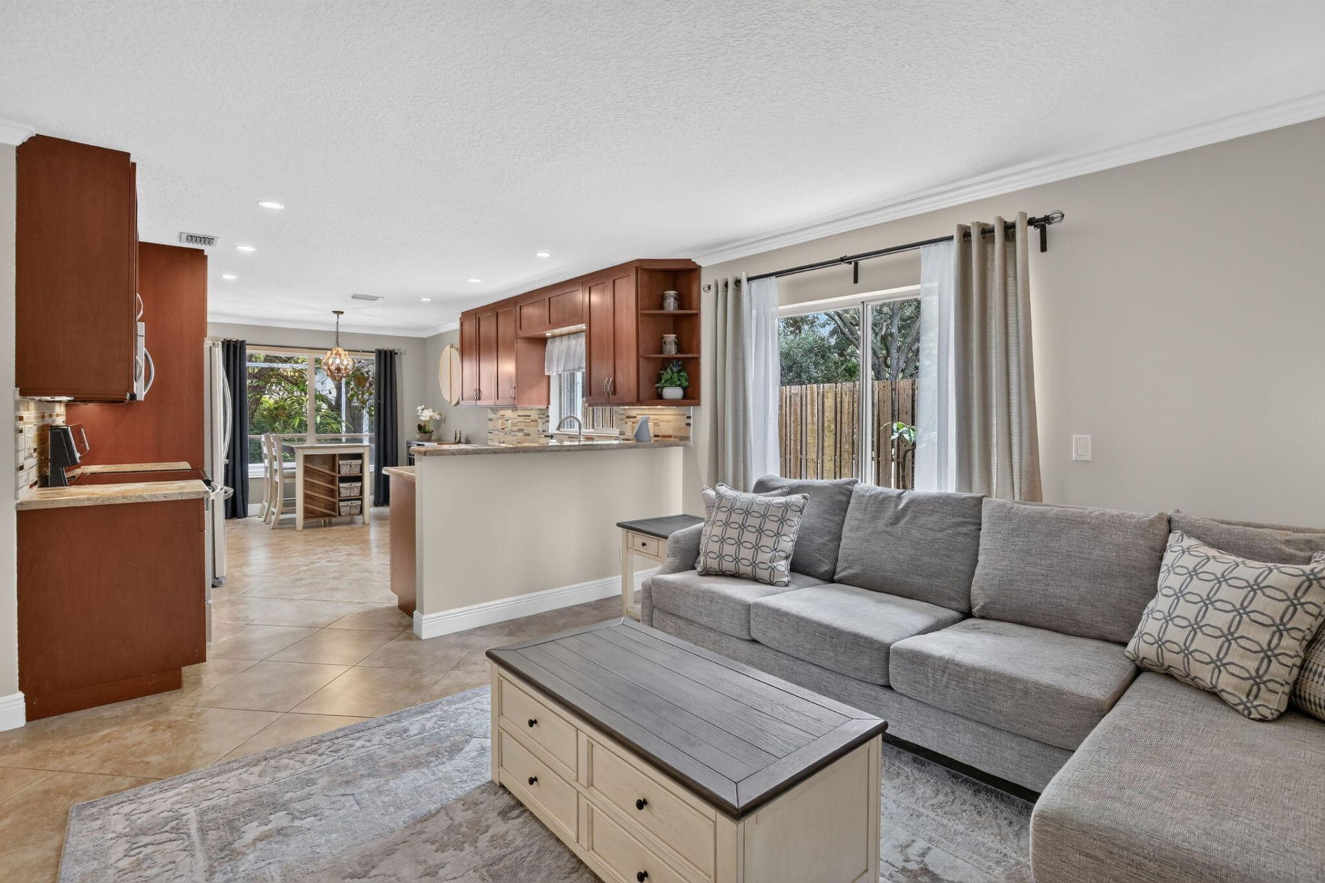 1131 NW 108th Avenue, Plantation, FL 33322 Photo