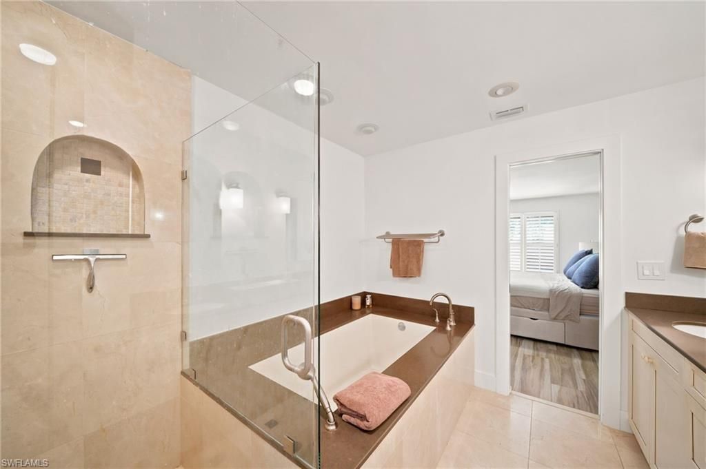 544 10th Ave S, Unit 202N, Naples, FL 34102 Photo